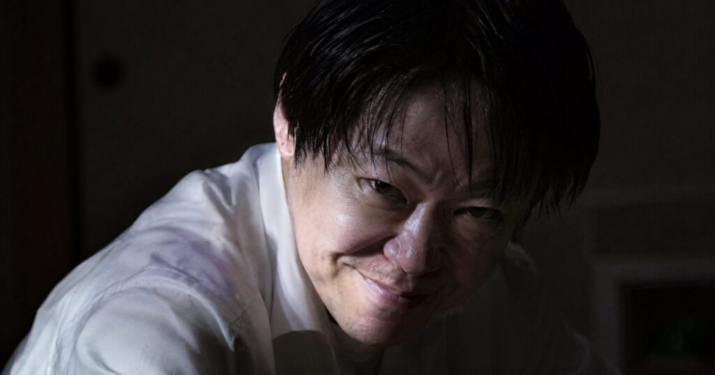 映画『死刑にいたる病』の緊張感あふれる舞台や不穏な空気に包まれた世界観を表すイメージ画像
